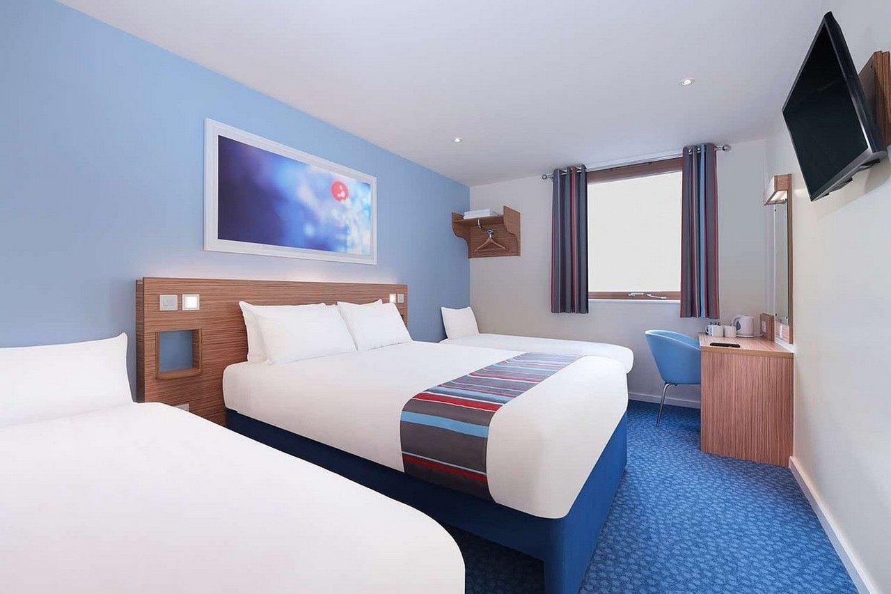 Travelodge Harlow Bagian luar foto